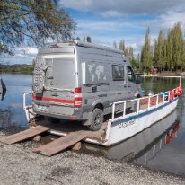 IMG_5738 0910/2019 - Plus petit ferry, tu coules. Paisible traversée sur le Rio Bueno (pas loin de La Union). The cutest ferry we have used - a private affair and very...